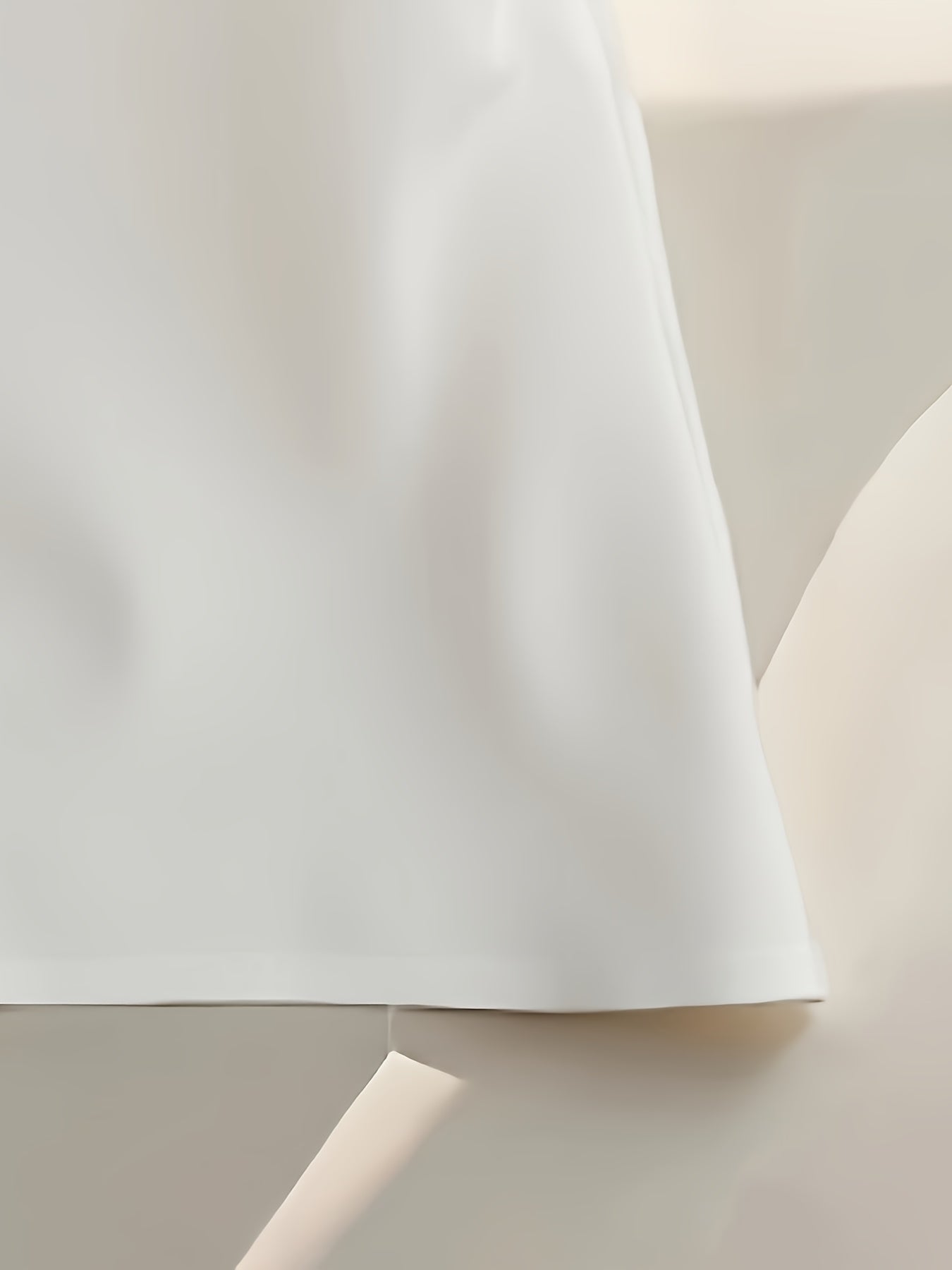 Damblus med rosett och kort ärm – Elegant och feminin topp för kontor och fest