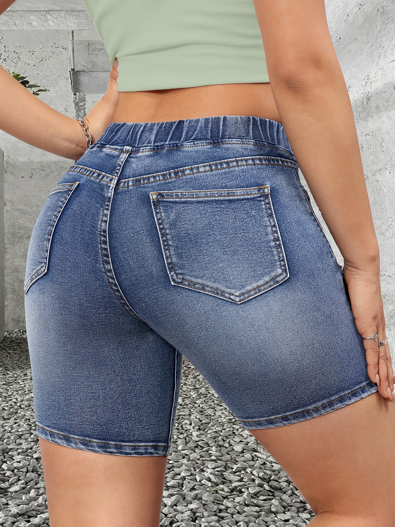 Dam Bermuda Shorts med Dragsko och Slitningar – Casual Strandstil