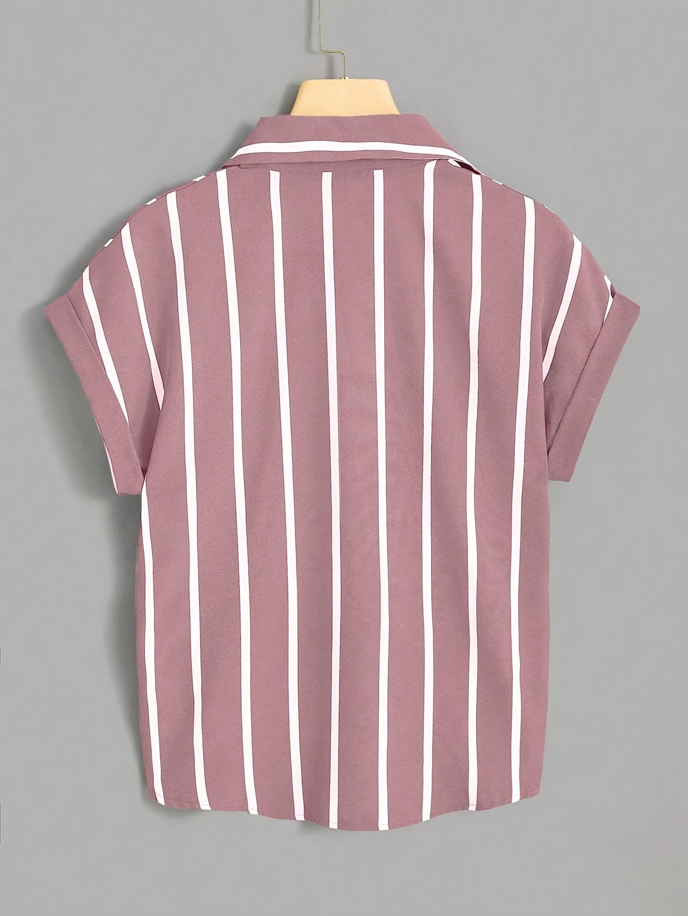 Dam Blus Kortärmad Randig Med Knut Fram Elegant Sommarstil