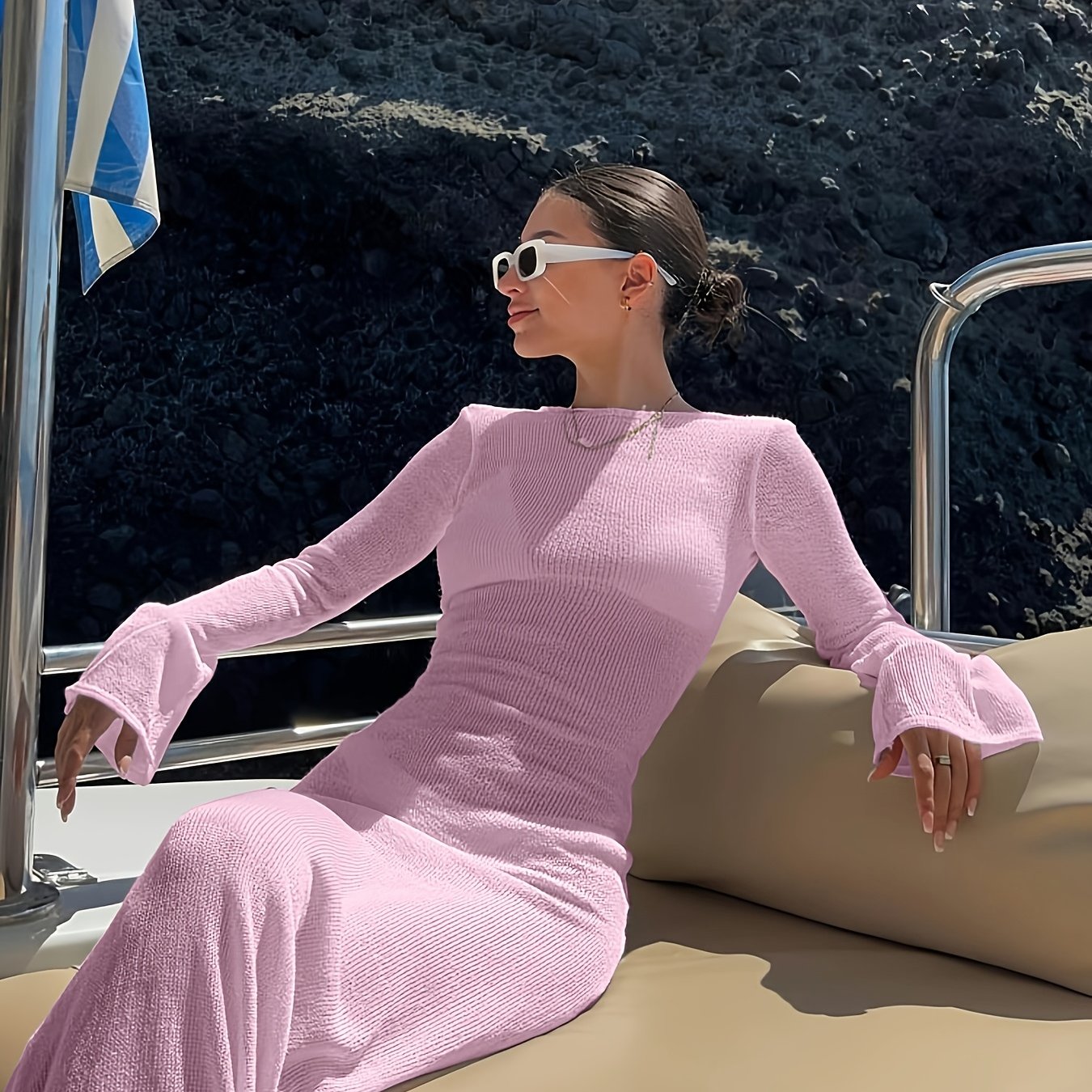 Damers maxiklänning med lång ärm och elegant strandstil – perfekt för semester, båt och pool