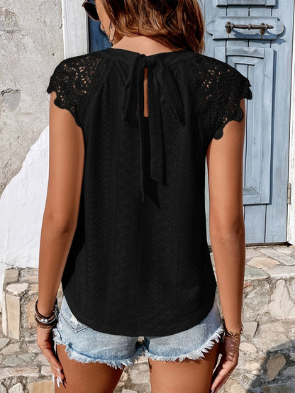 Dam Blus med Spetsdetaljer och Knytning – Somrig och Elegant Top för Avslappnad Stil