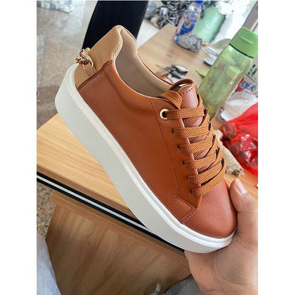 Sneakers dam – vita platåskor för vardag och sommar