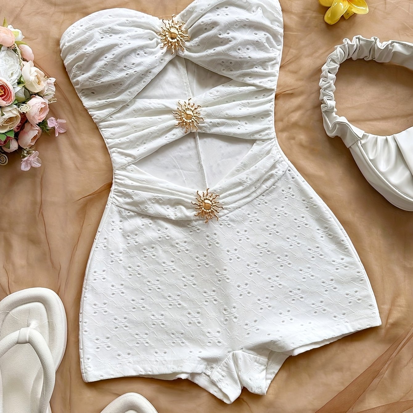 Dam Baddräkt Retro Bandeau Leopardmönstrad med Utskärningar och Dekorativa Spännen – Perfekt för Strand och Pool