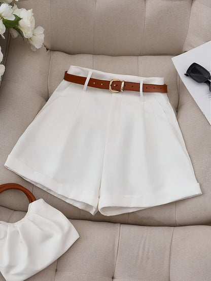 Damshorts med bälte – Elegant och stilren för sommar och vardag