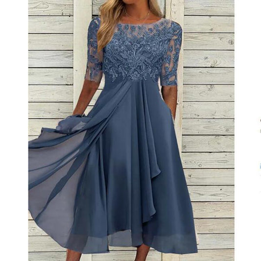 Melanie – Chiffon Klänning med Spets och Hålmönster