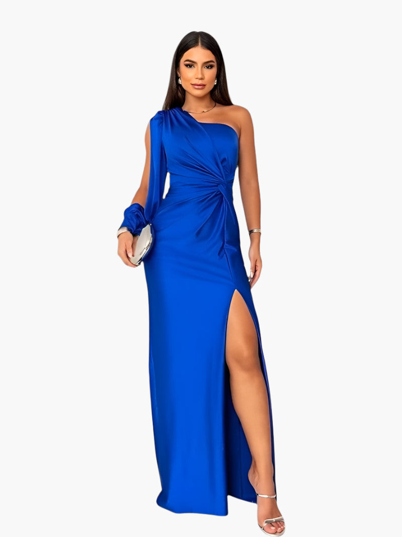 Dawn – Glamourös klänning med midjedetalj och one-shoulder-design