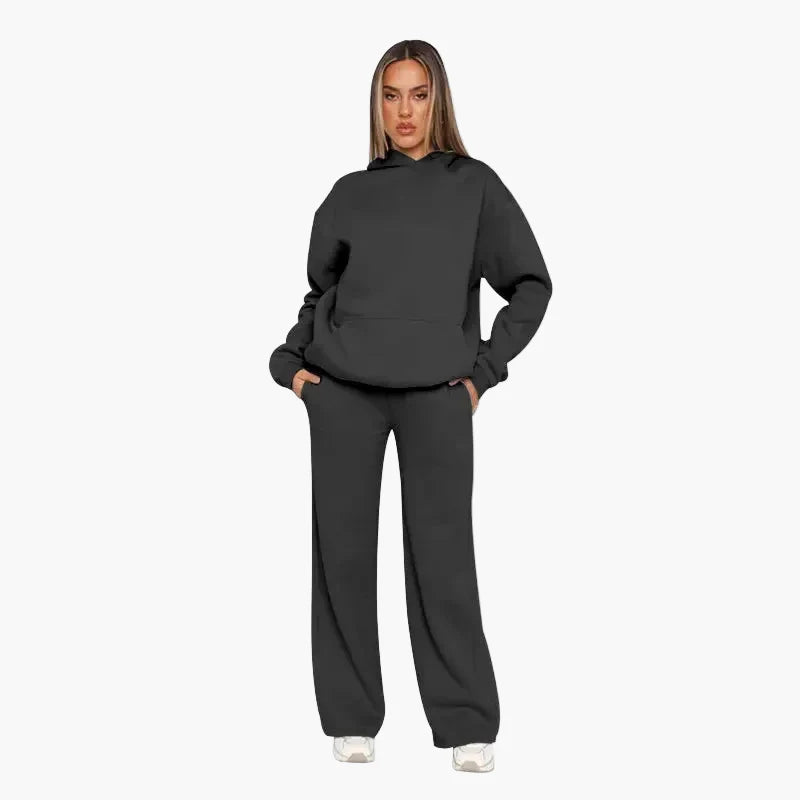Damset med Hoodie och Vida Byxor – Avslappnad och Trendig Vardagsoutfit