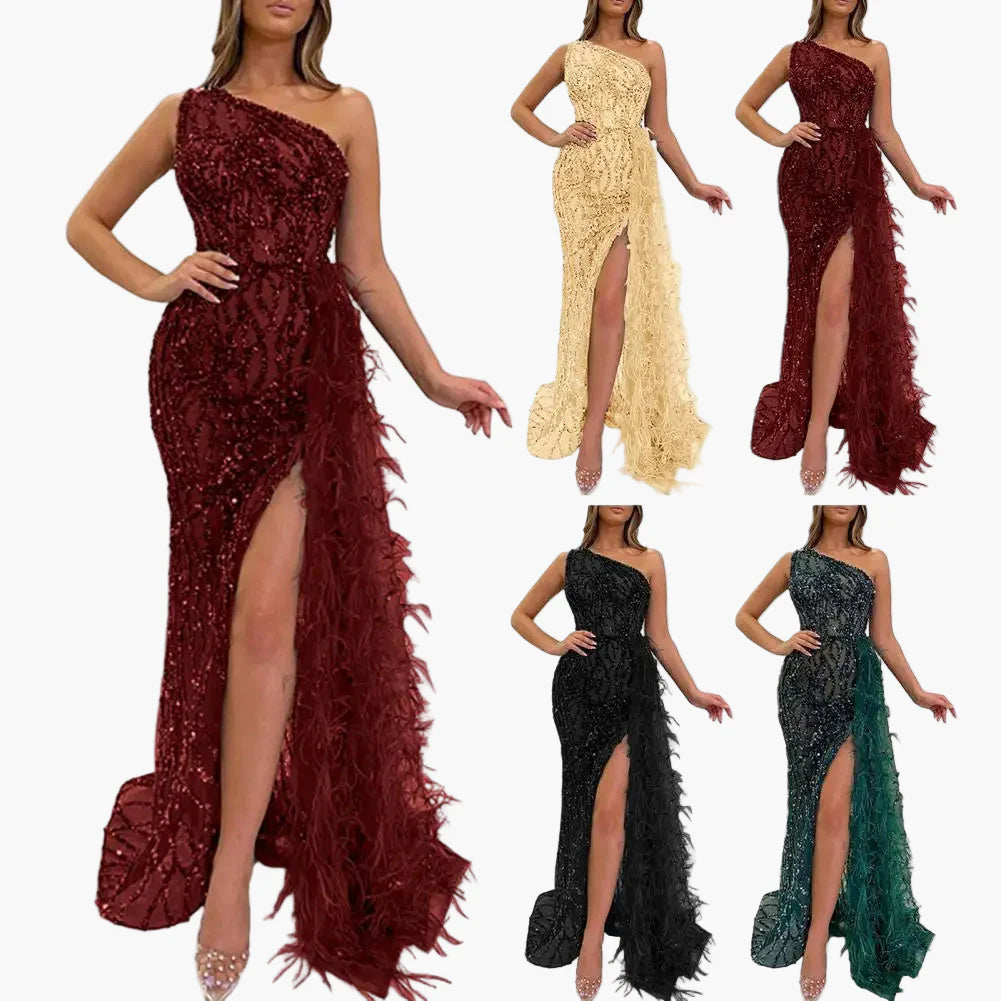 Dam Elegant Asymmetrisk Paljettklänning med Fjäderdetaljer för Fest och Galakväll