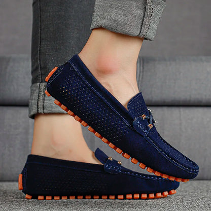 Herrloafers – Elegant Perforerad Slip-on Skomodell för Vardagsbruk och Fritid
