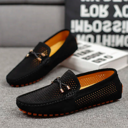 Herrloafers – Elegant Perforerad Slip-on Skomodell för Vardagsbruk och Fritid