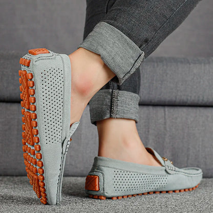 Herrloafers – Elegant Perforerad Slip-on Skomodell för Vardagsbruk och Fritid