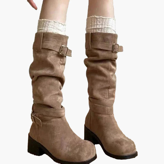 Damstövlar med klack och spänne – Trendiga höga boots för höst och vinter