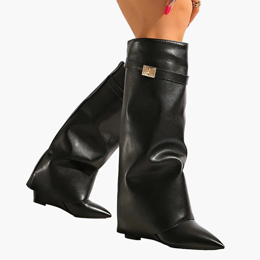 Damers slouchy låga stövlar med spetsig tå och dekorativ spänne – trendiga modeboots för vardag och fest