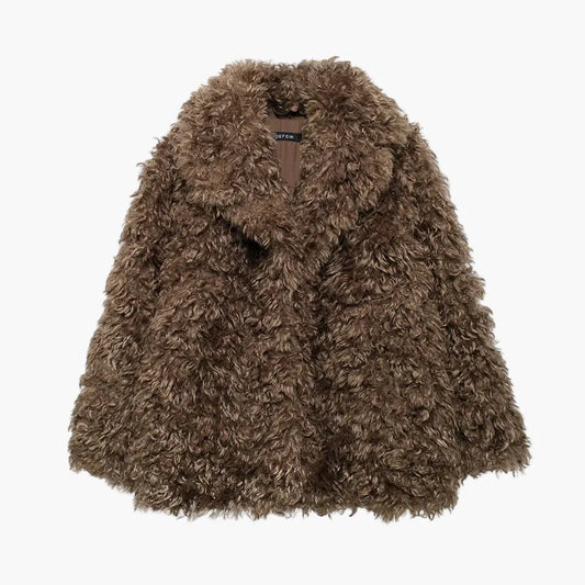 Damdunjacka i trendig oversized fuskpäls – Statement-plagg för höst och vinter