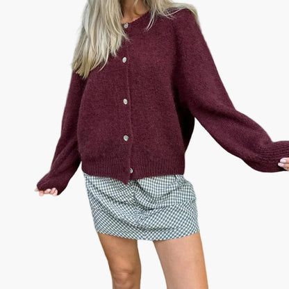 Damstickad cardigan i avslappnad stil – perfekt för vardagsbruk eller kontoret