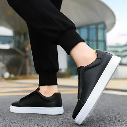 Herrsneakers Klassisk Stil och Komfort för Vardagsbruk och Fina Tillfällen