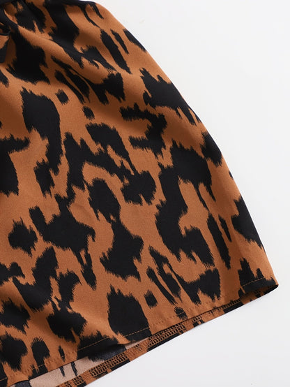 Dam Set Trendigt Asymmetriskt Linne och Shorts med Djurmönster – Perfekt för Sommar och Fritid