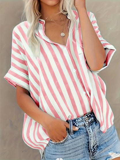 Dam Randig Lös Sommarblus – Elegant Skjortstil för Avslappnad eller Semester