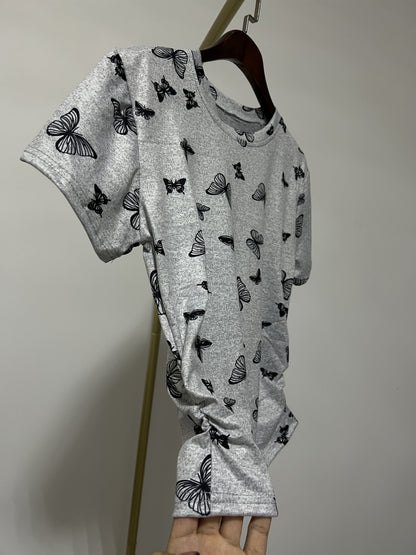 Dam T-shirt med fjärilsmönster – Trendig och avslappnad för vardag eller semester