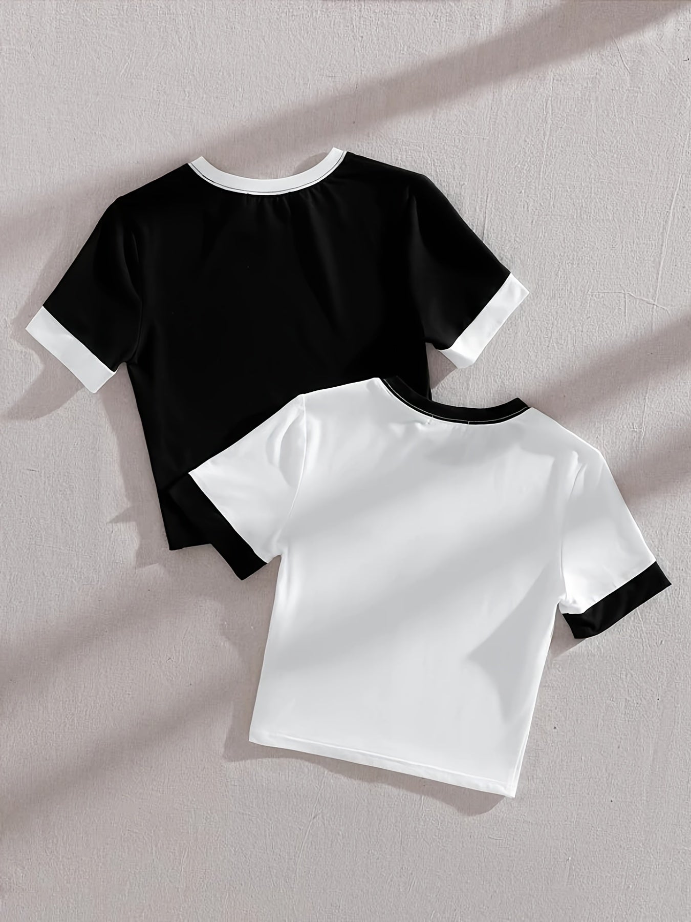 Dam T-shirt Set med Kontrastkant och Kort Ärms, Trendig och Avslappnad Stil för Vardagsbruk