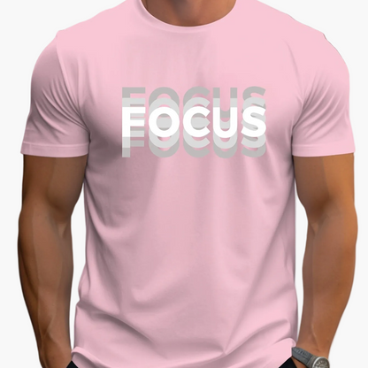Herr T-shirt med modern textdesign och motiverande budskap – FOCUS, avslappnad stil för vardagsbruk