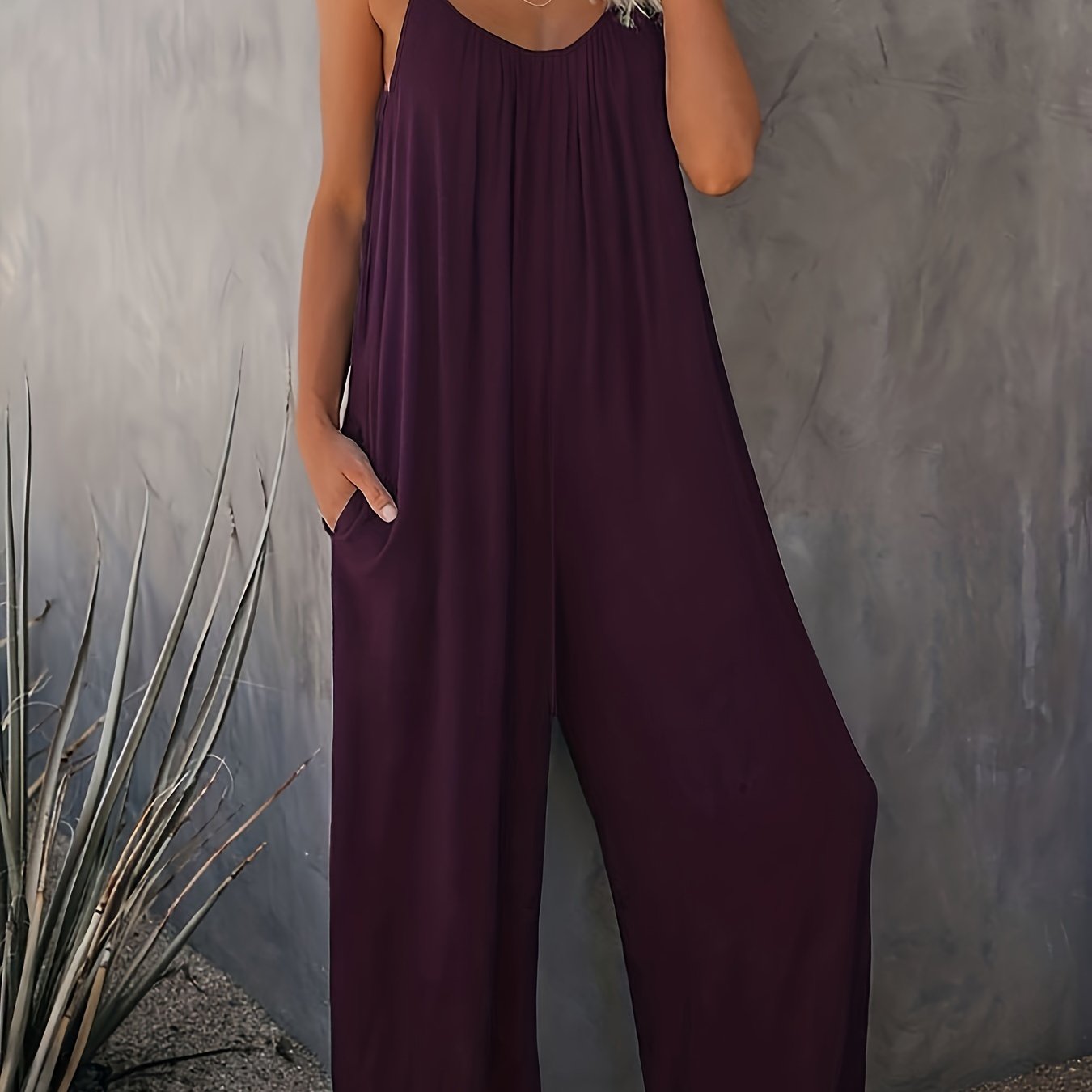 Dam Jumpsuit med Spaghettiband och Fickor – Avslappnad och Trendig Sommarstil