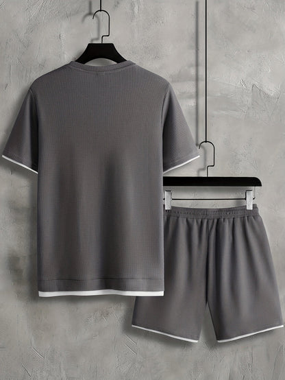 Herrarnas avslappnade set med t-shirt och shorts – perfekt för sommaren, sport och vardag