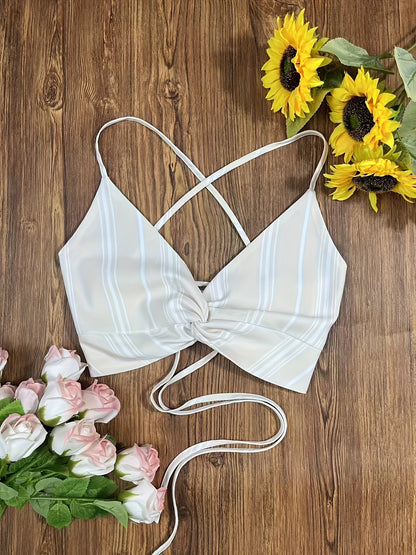 Dam Set – Modernt Sommarset med Randig Crop Top, Skjorta och Jeanskjol – Perfekt för Semester och Vardagsbruk