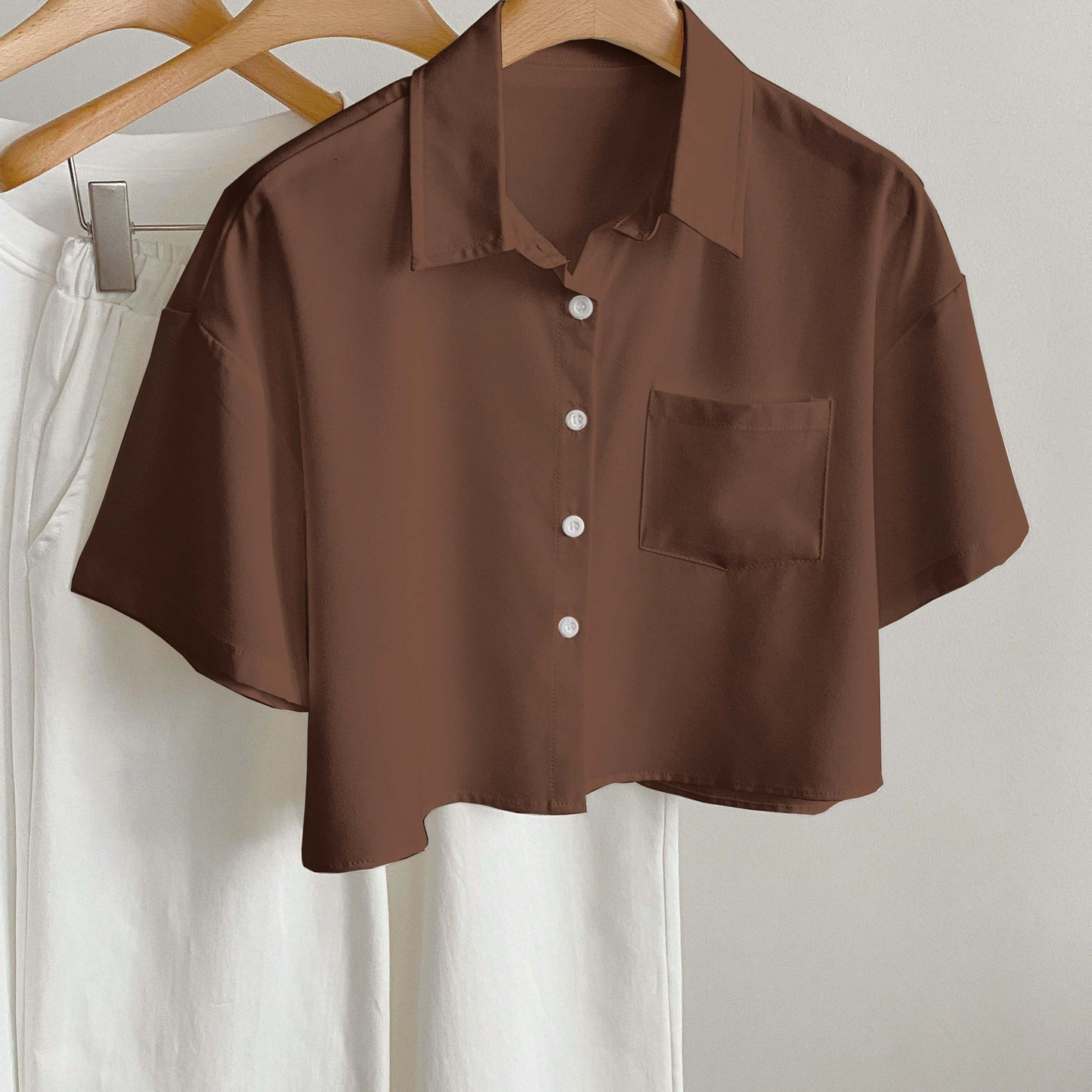 Dam Blus Kortärmad Skjorta Med Modern Cropped Passform För Vardagsbruk