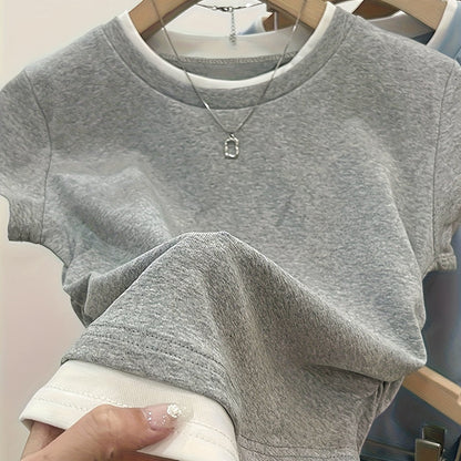Dam T-shirt med modern lager-på-lager-look och avslappnad passform – Perfekt för vardag och fritid