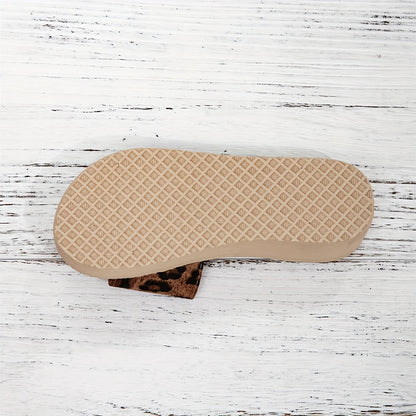 Damsandaler med platåsula och leopardmönster – Trendiga sommarslippers för semester och vardag