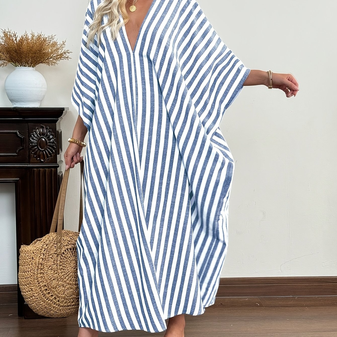Dam Kaftan Maxiklänning med Resortstil och Lediga Ränder – Perfekt för Strand och Semester