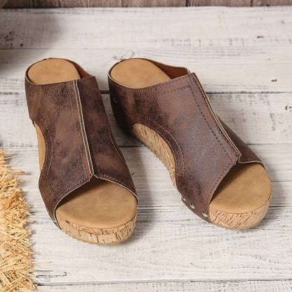 Damsandaler med kilklack och öppen tå – Vintage slip-in för sommar och vardag