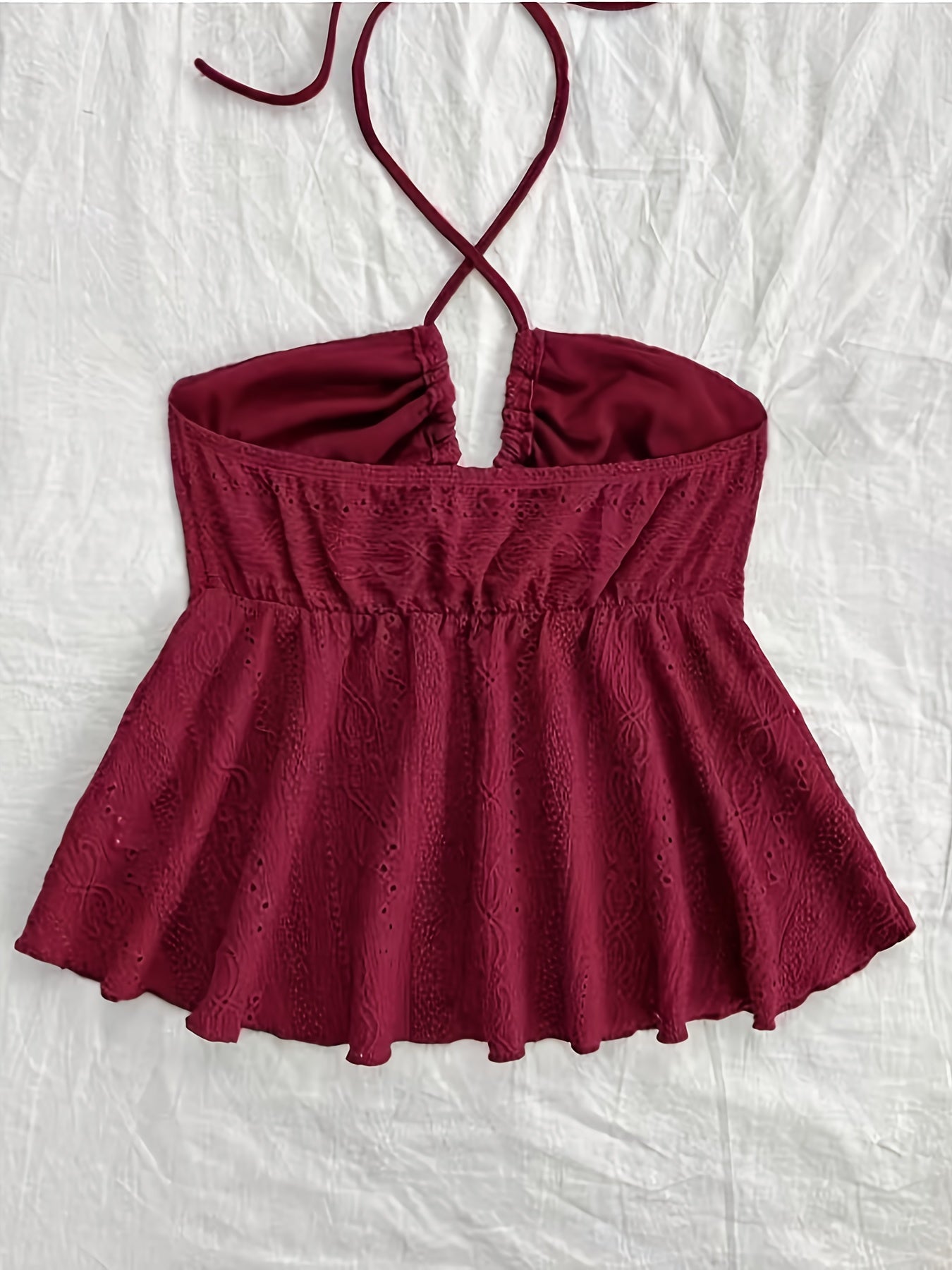 Dam Halterneck Sommartopp med Broderade Detaljer – Romantisk Babydoll Stil