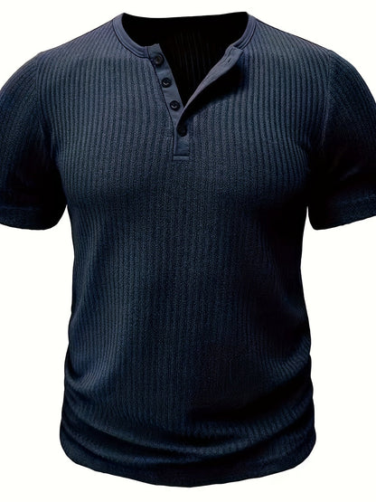 Herr T-shirt med ribbad struktur och knappslå – Ledig och stilren för sommar och vardag