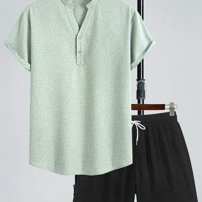 Herrset – Modern kortärmad Henley-tröja och avslappnade shorts – Perfekt för sommar och semester