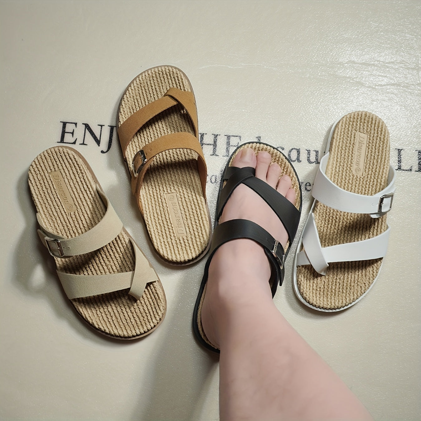 Herrsandaler med två remmar – Stilrena och bekväma vardagssandaler för avslappnade tillfällen