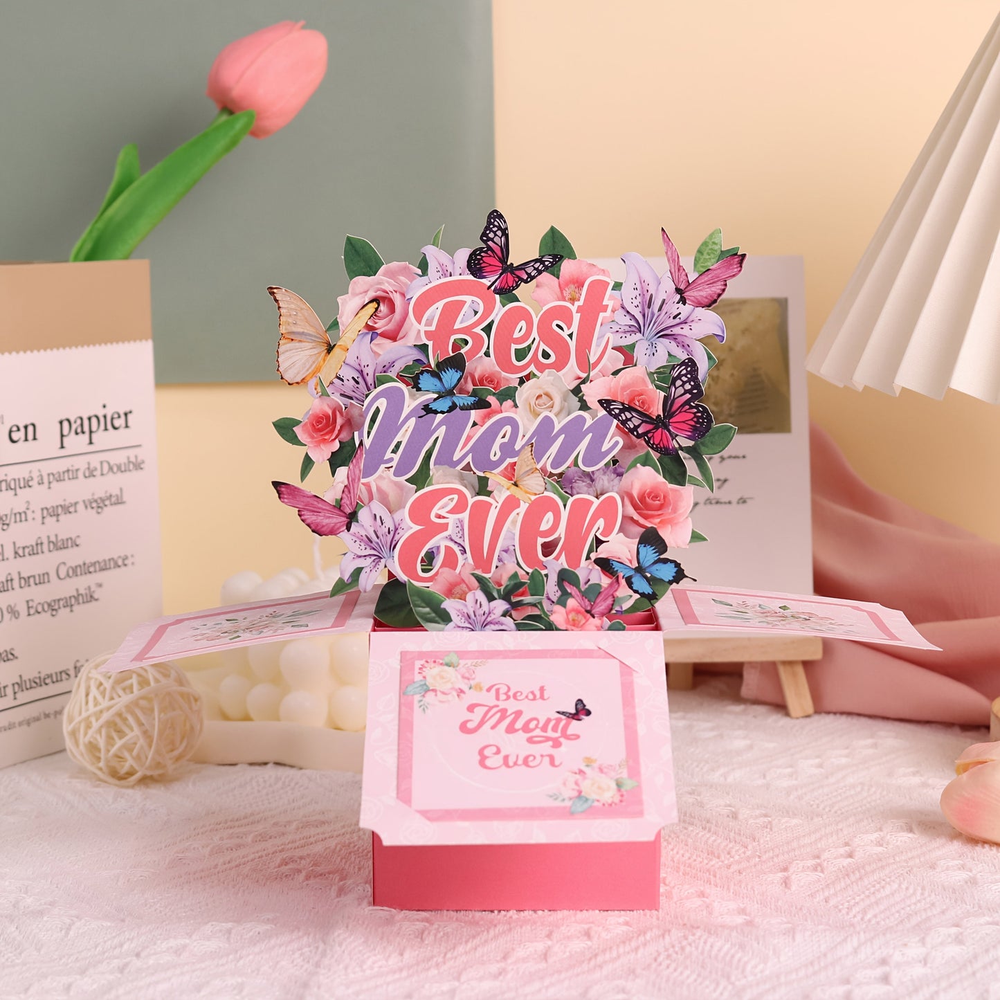 Pop-up kort för kvinnor – Blommande 3D-present till Mors dag med fjärilar och text Best Mom Ever