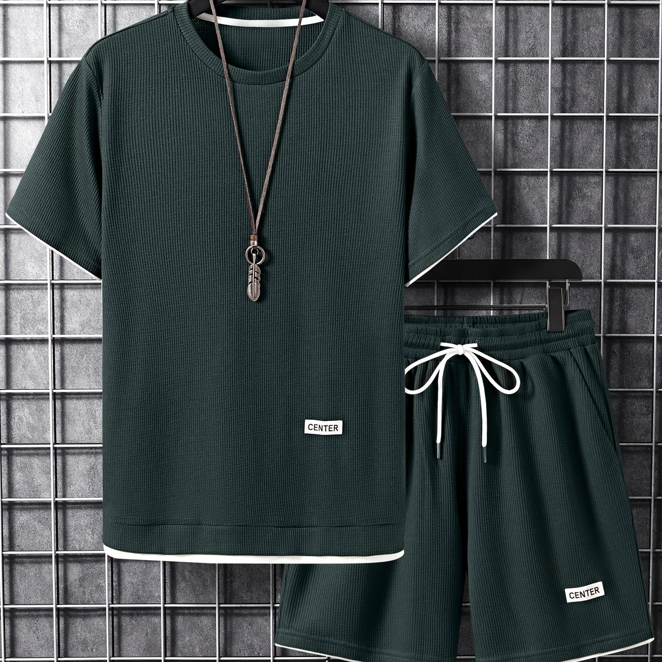 Herrarnas avslappnade set med t-shirt och shorts – perfekt för sommaren, sport och vardag