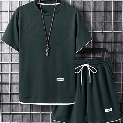 Herrarnas avslappnade set med t-shirt och shorts – perfekt för sommaren, sport och vardag