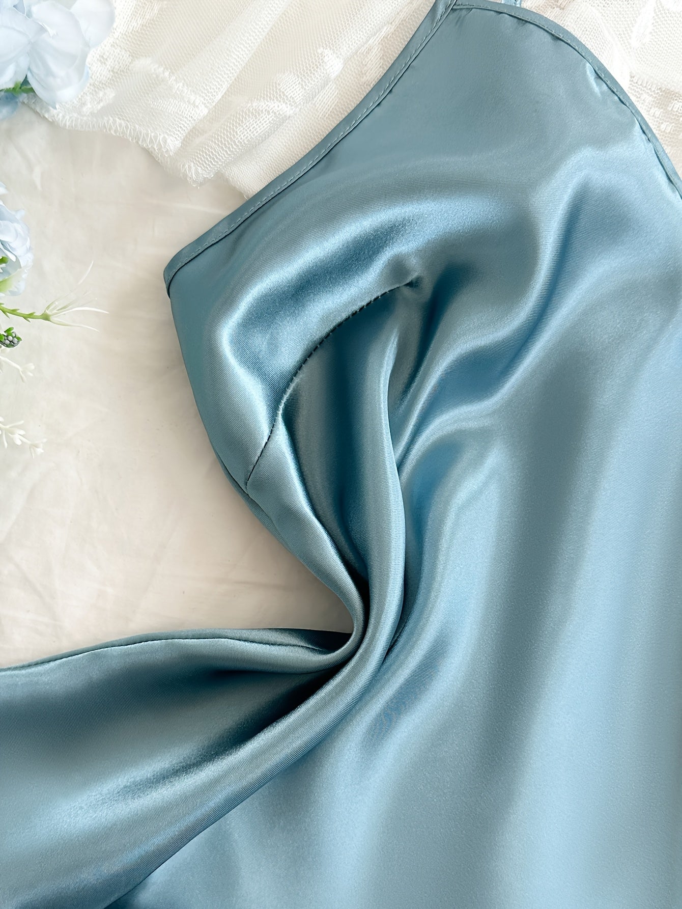 Damernas Satinpyjamas Set med Spetsdetaljer och Blommigt Mönster – Elegant Sommar Nattklädsel
