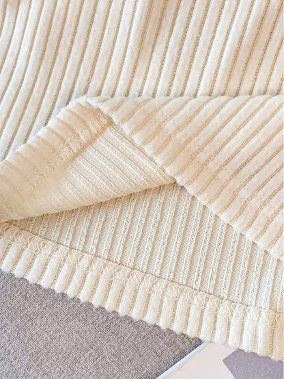 Damlinne med ribbat mönster och elegant vardagsstil