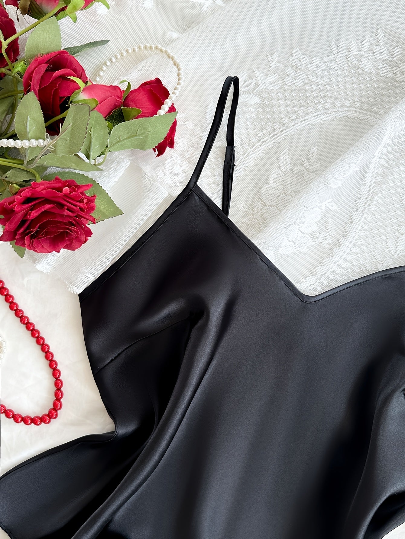 Damernas Satinpyjamas Set med Spetsdetaljer och Blommigt Mönster – Elegant Sommar Nattklädsel