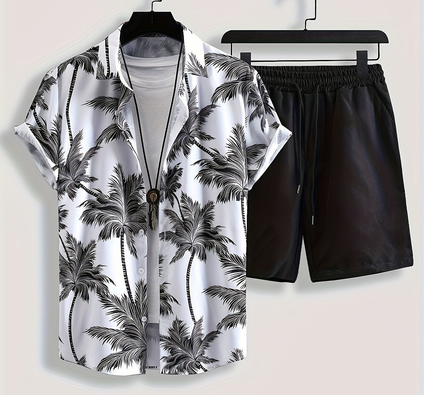 Herrset – Somrig semesterlook med palmtryck, kortärmad skjorta och shorts, avslappnad stil för fritid och strand