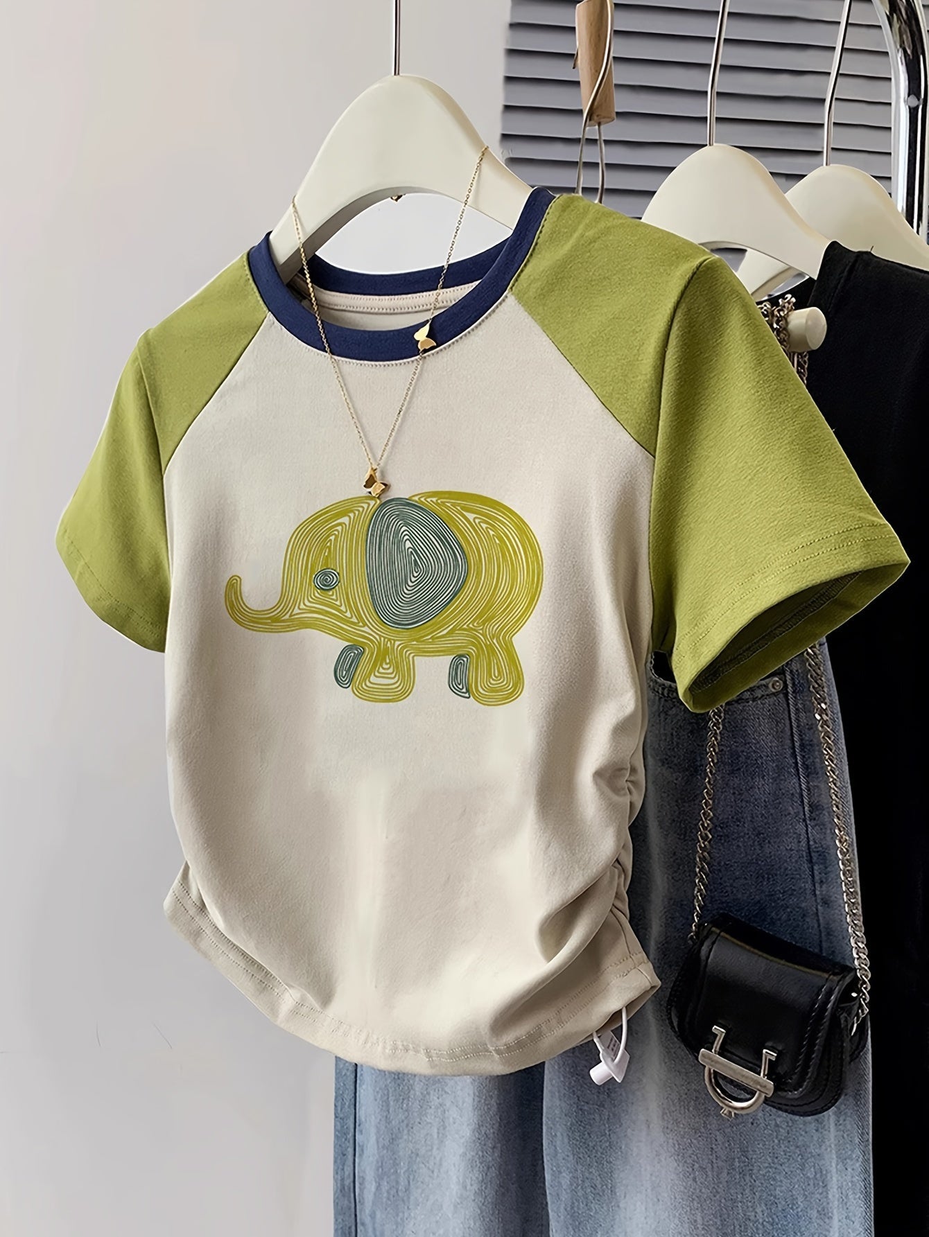 Dam T-shirt med Y2K-stil och elefantmönster – Kort ärm, Trendig vardagströja