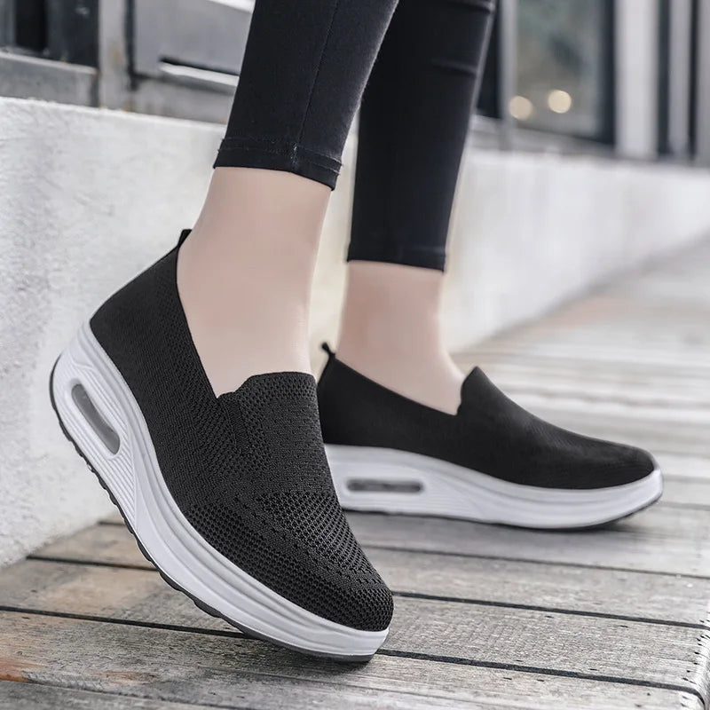 Damskor slip-on sneakers för komfort och vardag – ergonomisk design och stödjande sula