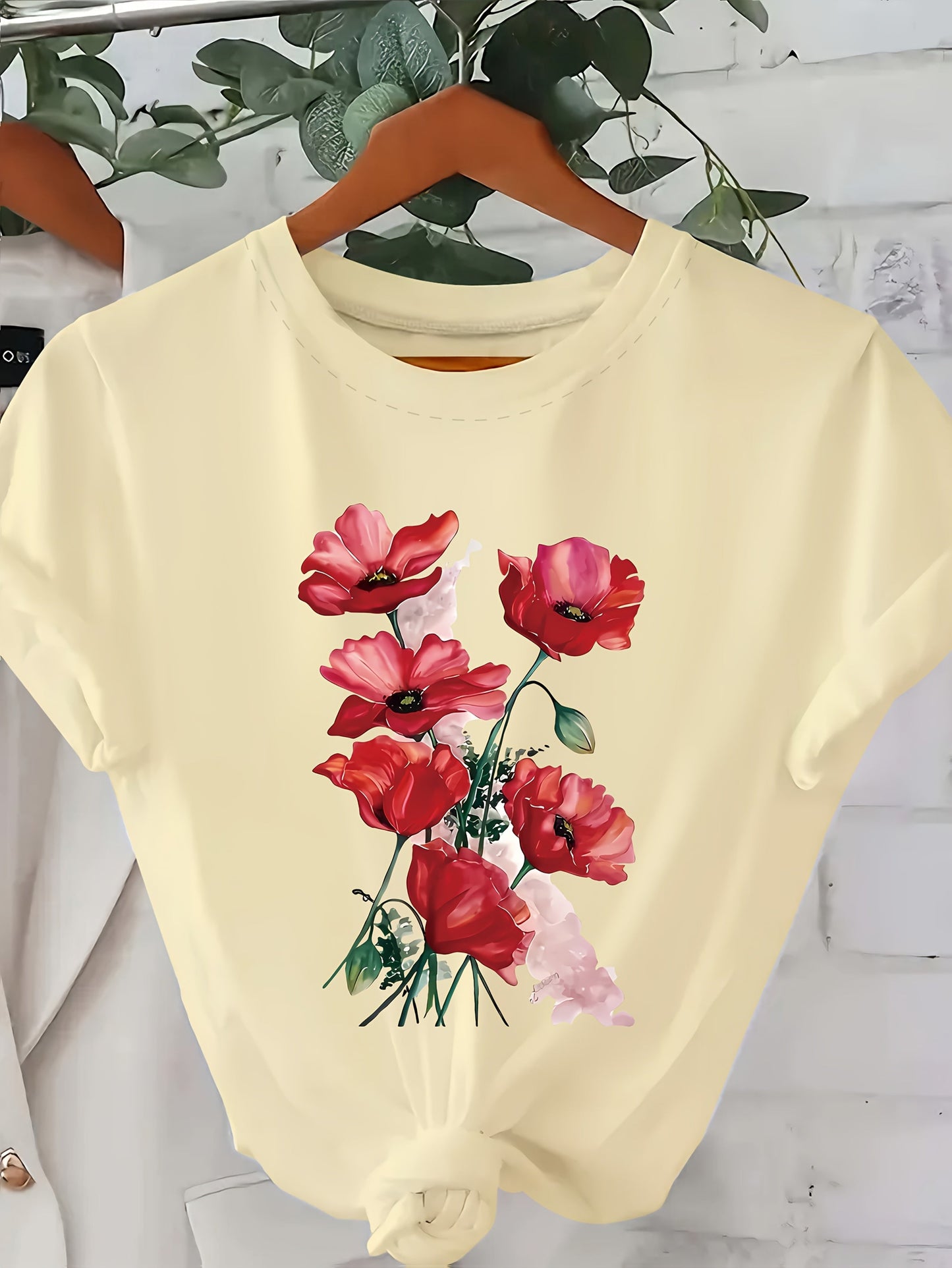 Dam T-shirt med blomstertryck – avslappnad stil för vardag och sommar