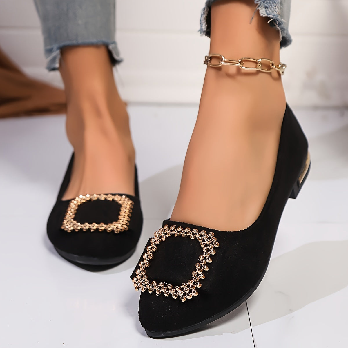 Dam Slip-in Ballerinaskor med Dekorativt Spänne – Elegant och Bekväm Stil för Vardagsbruk och Fest