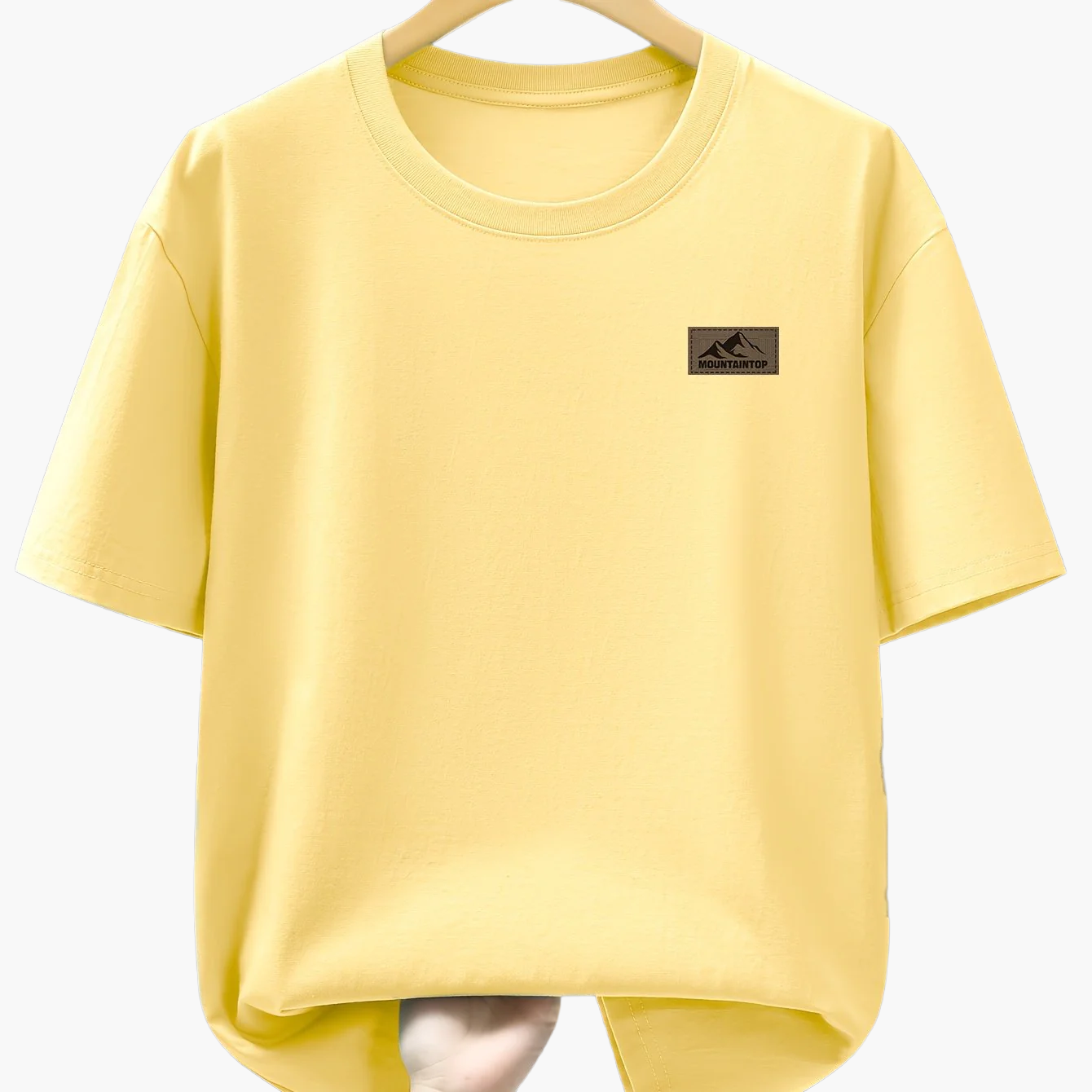 Herr T-shirt med minimalistisk bergslogga – Avslappnad och trendig vardagsstil
