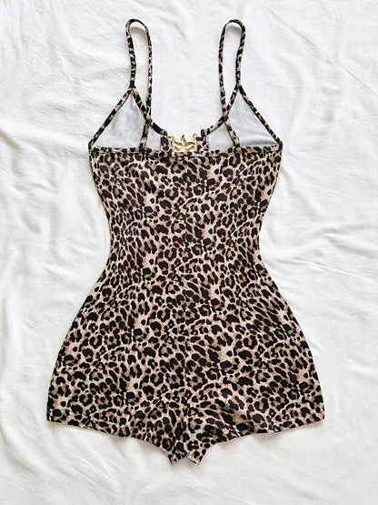 Dam Playsuit med Leopardmönster och Dekorativa Gulddetaljer – Trendig Bad- och Sommardräkt